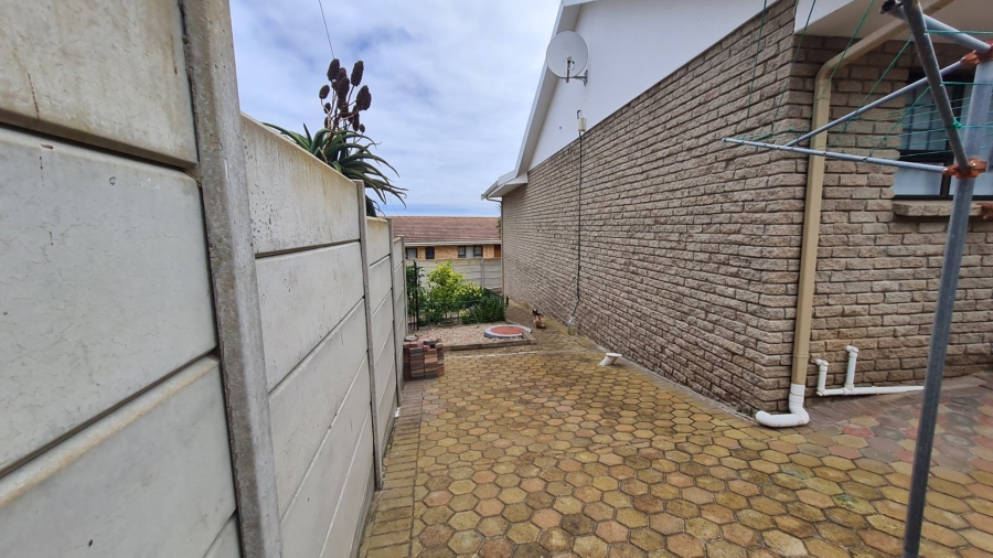 3 Bedroom Property for Sale in Dana Bay Western Cape